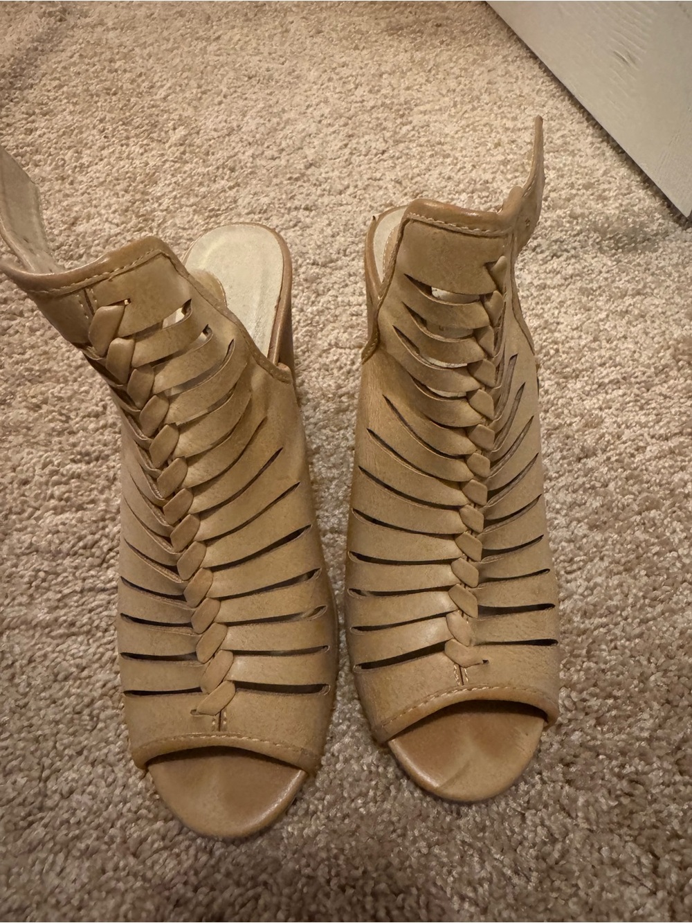 Chinese Laundry Tan Braided Cutout Peep-Toe Heels size 7